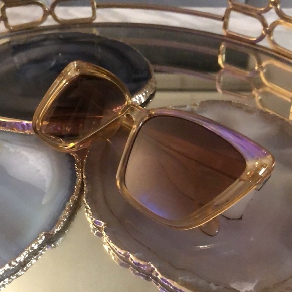 IHKWIP soft lined clarity glasses case (NWT) & Large Tan Translucent Sunglasses - Picture 10 of 10